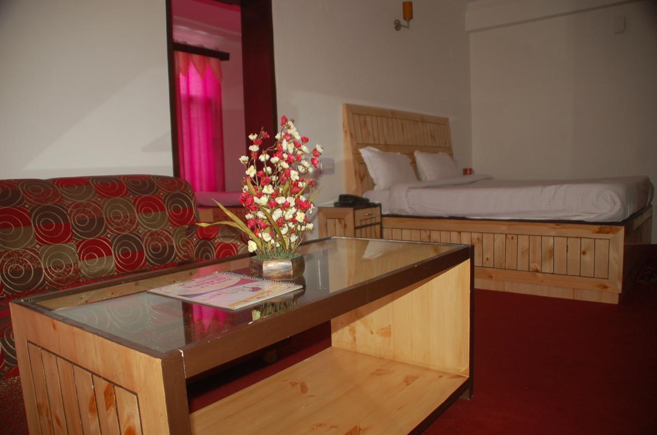 Hotel Seagull Manāli Екстериор снимка
