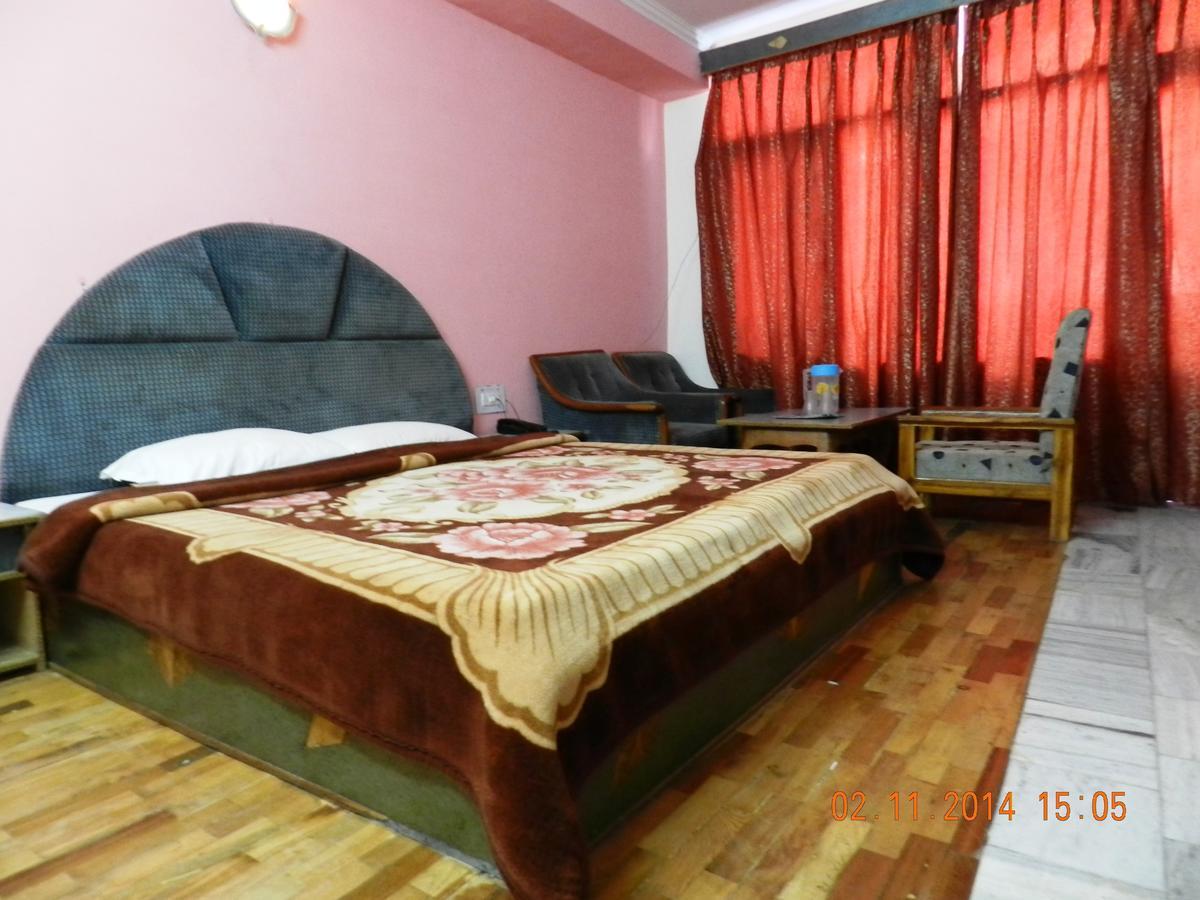 Hotel Seagull Manāli Екстериор снимка