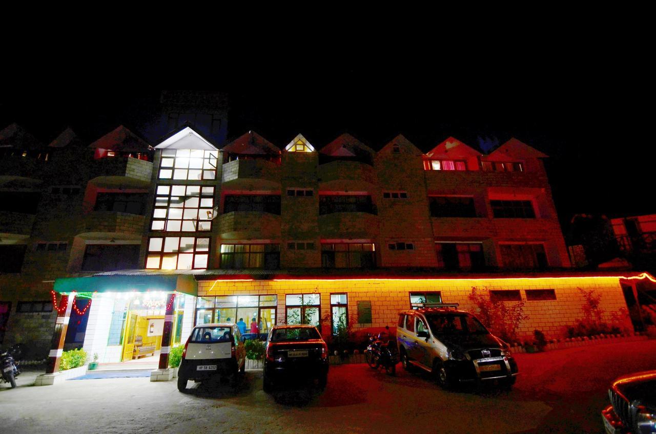 Hotel Seagull Manāli Екстериор снимка